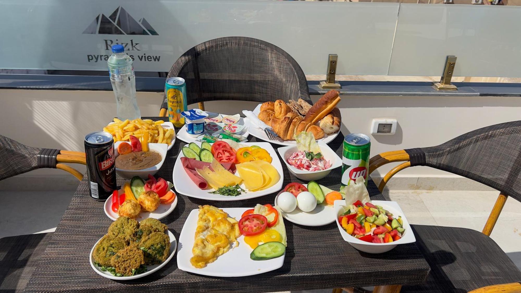 Rizk Pyramids View Hotel Kafret el-Gabal Eksteriør billede